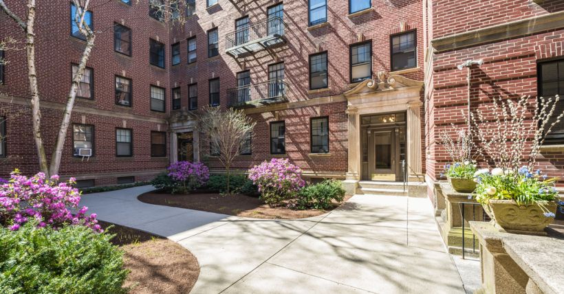 42 Linnaean Street Unit 14 | Cambridge, MA